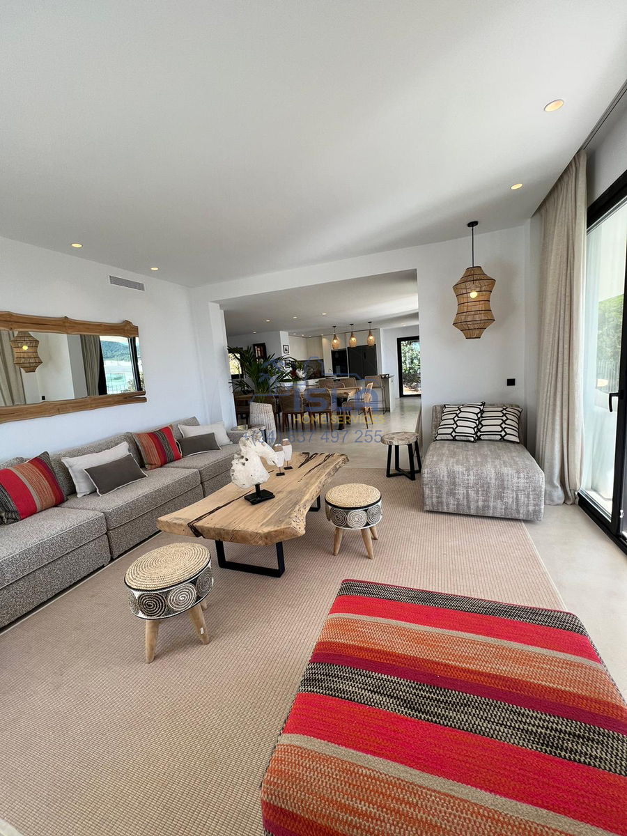 WhatsApp-Image-2022-11aaa-25-at-15.57